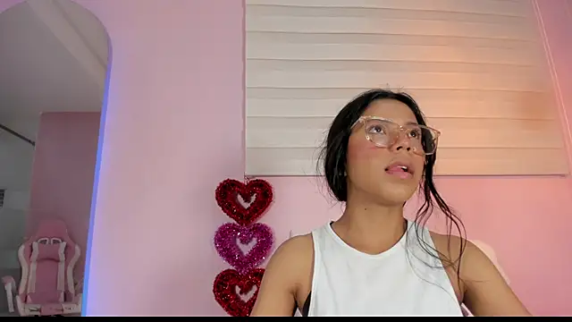 Snapshot of emily_sweett24 chatting on March 2025 12:14:02 PM emily sweett24 online show from March 2025 12:14:02 PM