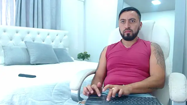 sebastian colle online show from February 2025 06:20:01 PM