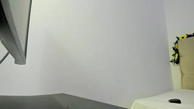 Snapshot of MICHAEL_AND_SHARON chatting on February 2025 02:14:01 AM MICHAEL AND SHARON online show from February 2025 02:14:01 AM