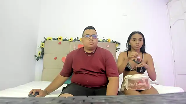 Snapshot of MICHAEL_AND_SHARON chatting on March 2025 02:25:02 AM MICHAEL AND SHARON online show from March 2025 02:25:02 AM