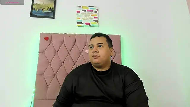 Snapshot of MICHAEL_AND_SHARON chatting on October 2025 04:36:01 AM MICHAEL AND SHARON online show from October 2025 04:36:01 AM