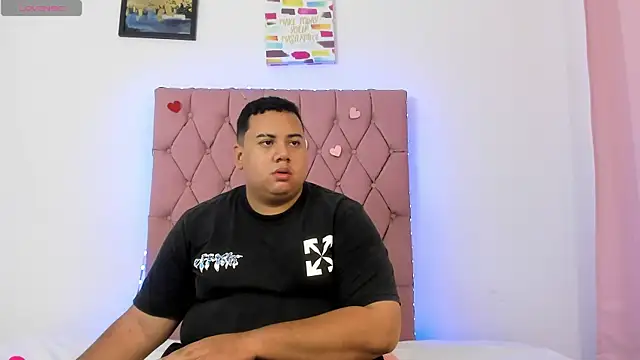 Snapshot of MICHAEL_AND_SHARON chatting on November 2025 04:23:02 AM MICHAEL AND SHARON online show from November 2025 04:23:02 AM