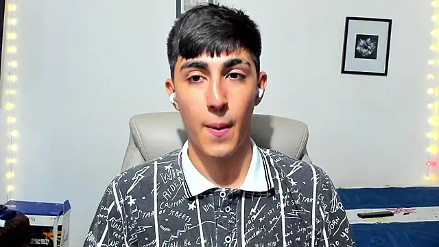 Snapshot of babymaik chatting on November 2025 05:17:02 AM babymaik online show from November 2025 05:17:02 AM