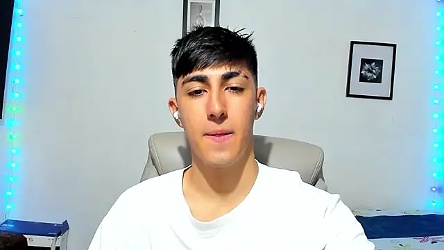 Snapshot of babymaik chatting on November 2025 10:04:01 AM babymaik online show from November 2025 10:04:01 AM