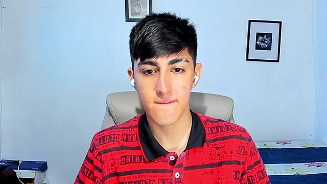 Snapshot of babymaik chatting on December 2025 02:15:01 PM babymaik online show from December 2025 02:15:01 PM