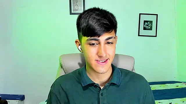 Snapshot of babymaik chatting on December 2025 07:22:01 PM babymaik online show from December 2025 07:22:01 PM