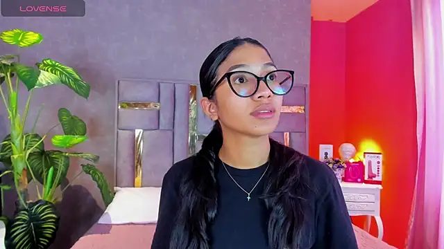 Tyla Ks online show from April 2026 07:36:01 PM