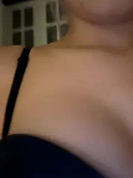 laraaaaaa online show from December 2025 05:54:02 PM