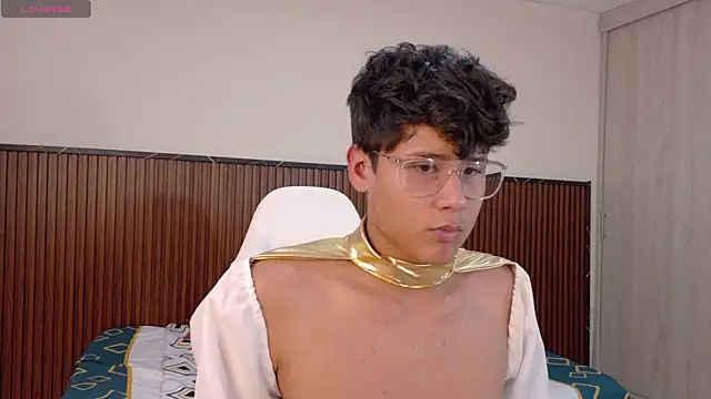 Snapshot of Raiden__Boy chatting on February 2025 09:05:02 PM Raiden Boy online show from February 2025 09:05:02 PM