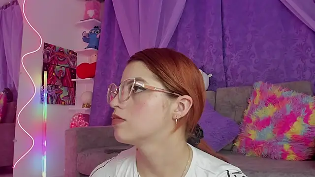 Snapshot of MelaniJhonson chatting on June 2026 04:48:02 AM MelaniJhonson online show from June 2026 04:48:02 AM
