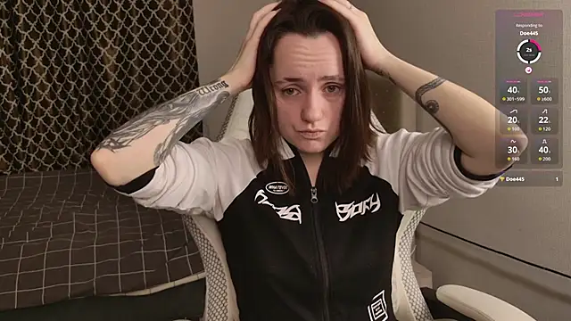 Snapshot of Luna_Loveee chatting on November 2025 04:33:02 AM Luna Loveee online show from November 2025 04:33:02 AM