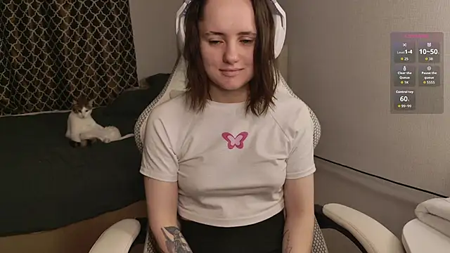 Snapshot of Luna_Loveee chatting on November 2025 04:11:01 AM Luna Loveee online show from November 2025 04:11:01 AM