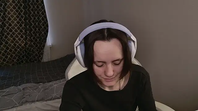 Luna Loveee online show from March 2026 04:05:01 AM