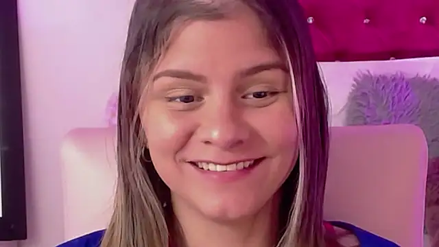 Snapshot of ValeAmayaa chatting on March 2025 10:42:01 PM ValeAmayaa online show from March 2025 10:42:01 PM