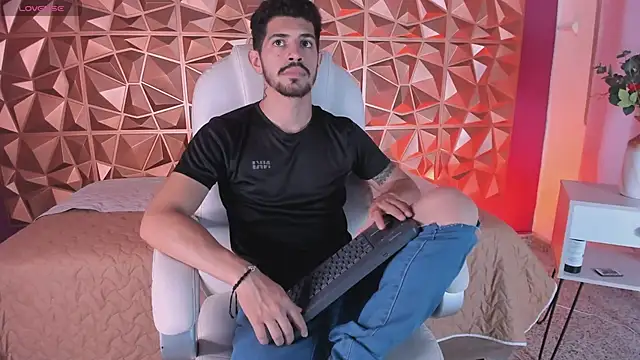 AlejandroStormm online show from March 2025 08:21:02 PM