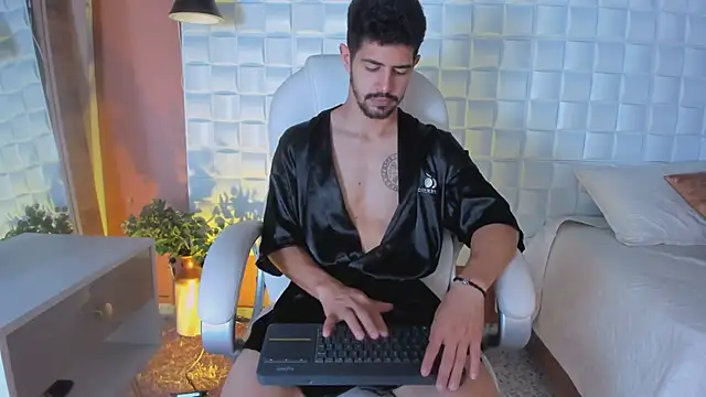 AlejandroStormm online show from March 2025 08:26:02 PM