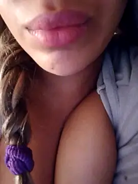 Snapshot of Sexlove1xo chatting on March 2025 02:49:02 AM Sexlove1xo online show from March 2025 02:49:02 AM