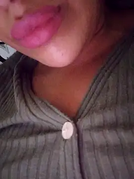 Snapshot of Sexlove1xo chatting on October 2025 05:21:02 PM Sexlove1xo online show from October 2025 05:21:02 PM