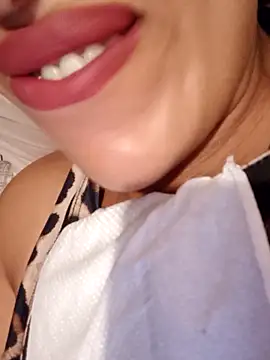 Snapshot of Sexlove1xo chatting on November 2025 12:57:02 AM Sexlove1xo online show from November 2025 12:57:02 AM