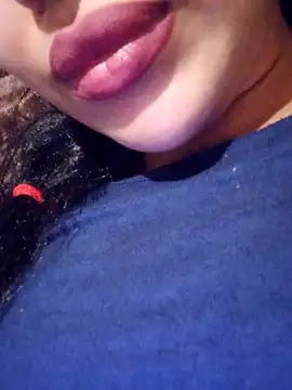 Snapshot of Sexlove1xo chatting on December 2025 03:17:01 PM Sexlove1xo online show from December 2025 03:17:01 PM