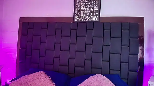 Snapshot of Lexi_Howard_ chatting on September 2025 03:33:02 AM Lexi Howard online show from September 2025 03:33:02 AM