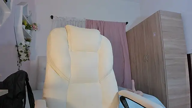 Emma lorense22 online show from October 2025 06:52:01 PM