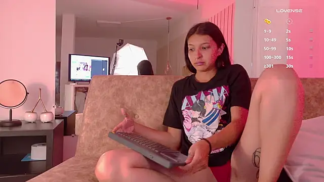 sheylawood online show from March 2026 02:41:01 AM