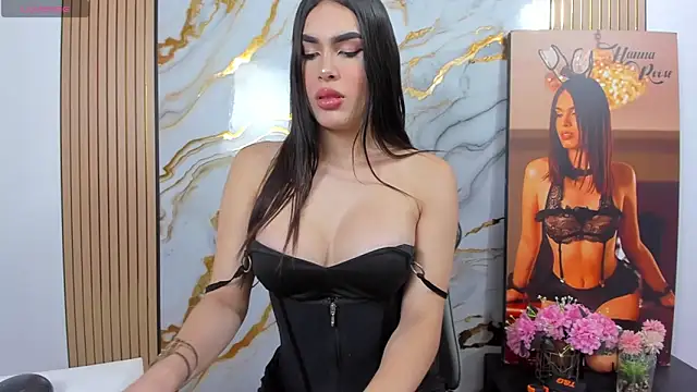 Hannaroosseee online show from April 2026 06:53:02 PM