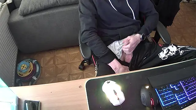 Snapshot of DerGeileLoveboy chatting on October 2025 09:53:02 AM DerGeileLoveboy online show from October 2025 09:53:02 AM