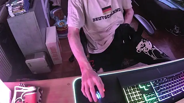 Snapshot of DerGeileLoveboy chatting on December 2025 02:31:01 AM DerGeileLoveboy online show from December 2025 02:31:01 AM