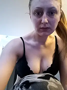 Snapshot of PoppyRoseX chatting on February 2025 09:24:02 AM PoppyRoseX online show from February 2025 09:24:02 AM