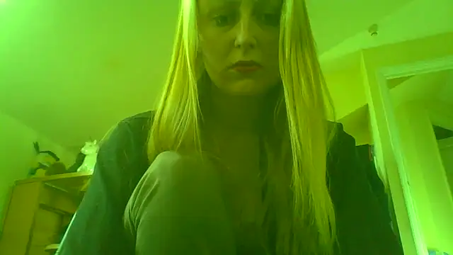 Snapshot of PoppyRoseX chatting on March 2025 08:56:02 AM PoppyRoseX online show from March 2025 08:56:02 AM