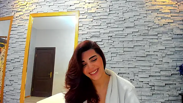 Snapshot of Bella_Posh chatting on February 2025 06:58:02 AM Bella Posh online show from February 2025 06:58:02 AM