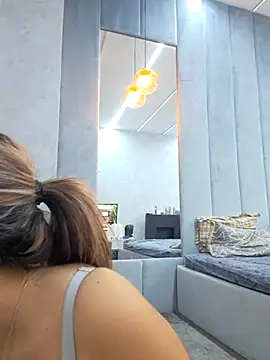 Snapshot of Bella_Posh chatting on October 2025 07:40:02 AM Bella Posh online show from October 2025 07:40:02 AM