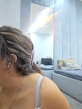 Snapshot of Bella_Posh chatting on October 2025 07:41:01 AM Bella Posh online show from October 2025 07:41:01 AM