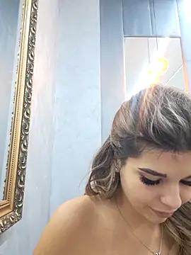 Snapshot of Bella_Posh chatting on October 2025 04:48:02 AM Bella Posh online show from October 2025 04:48:02 AM