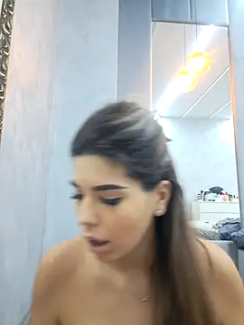 Snapshot of Bella_Posh chatting on October 2025 05:44:02 AM Bella Posh online show from October 2025 05:44:02 AM