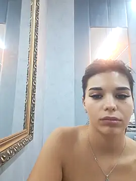 Snapshot of Bella_Posh chatting on November 2025 05:39:01 AM Bella Posh online show from November 2025 05:39:01 AM