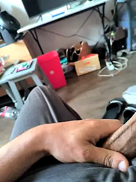 Snapshot of Aloxix chatting on October 2025 08:10:01 AM Aloxix online show from October 2025 08:10:01 AM