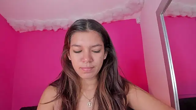 Snapshot of violett_24_ chatting on March 2025 12:09:02 PM violett 24 online show from March 2025 12:09:02 PM