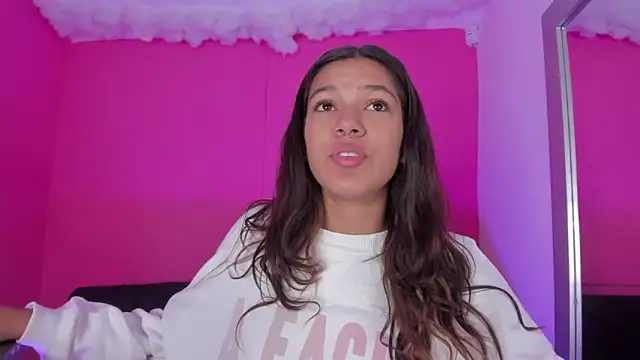 Snapshot of violett_24_ chatting on March 2025 12:56:02 PM violett 24 online show from March 2025 12:56:02 PM