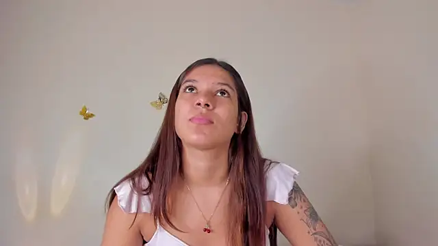 Snapshot of violett_24_ chatting on October 2025 11:46:01 PM violett 24 online show from October 2025 11:46:01 PM