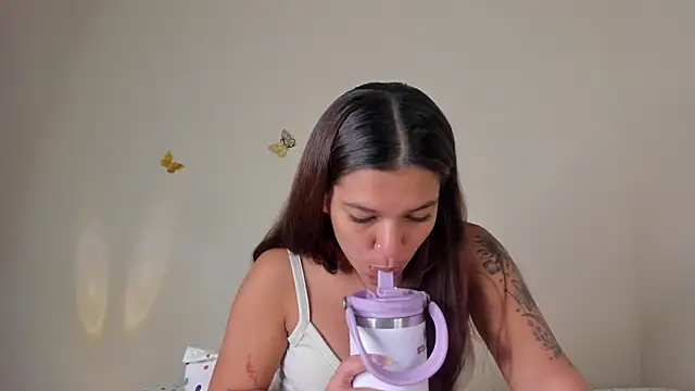 Snapshot of violett_24_ chatting on October 2025 11:27:01 PM violett 24 online show from October 2025 11:27:01 PM