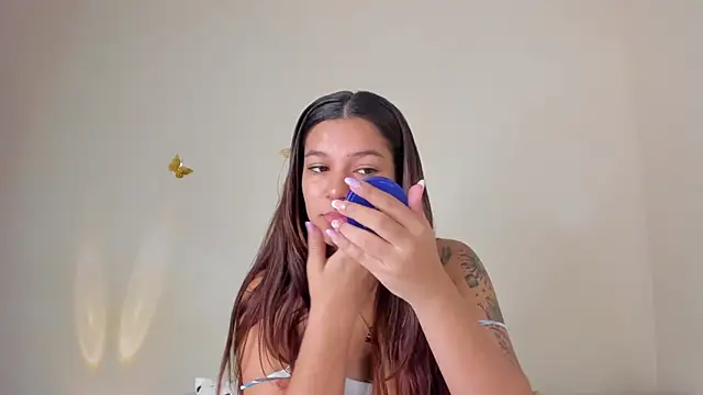 Snapshot of violett_24_ chatting on October 2025 12:51:02 AM violett 24 online show from October 2025 12:51:02 AM