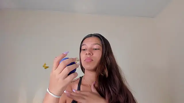 Snapshot of violett_24_ chatting on November 2025 07:02:02 PM violett 24 online show from November 2025 07:02:02 PM