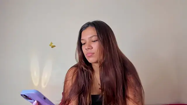 Snapshot of violett_24_ chatting on November 2025 12:43:01 AM violett 24 online show from November 2025 12:43:01 AM