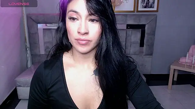 Isabella Collen v online show from October 2025 01:09:01 PM