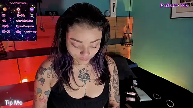 ChloeAllennn online show from December 2025 12:02:02 PM