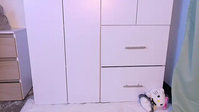 Snapshot of zarahCute chatting on November 2025 10:19:02 PM zarahCute online show from November 2025 10:19:02 PM