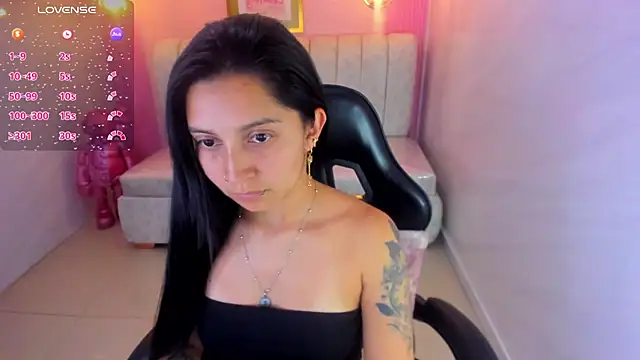 Snapshot of madhison_klain_s chatting on December 2025 08:05:01 PM madhison klain s online show from December 2025 08:05:01 PM